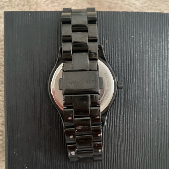 Micheal Kors Watch✨ - Picture 7 of 8